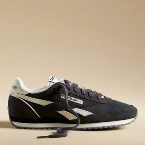 Reebok Classic Legacy AZ Sneakers LIKE NEW